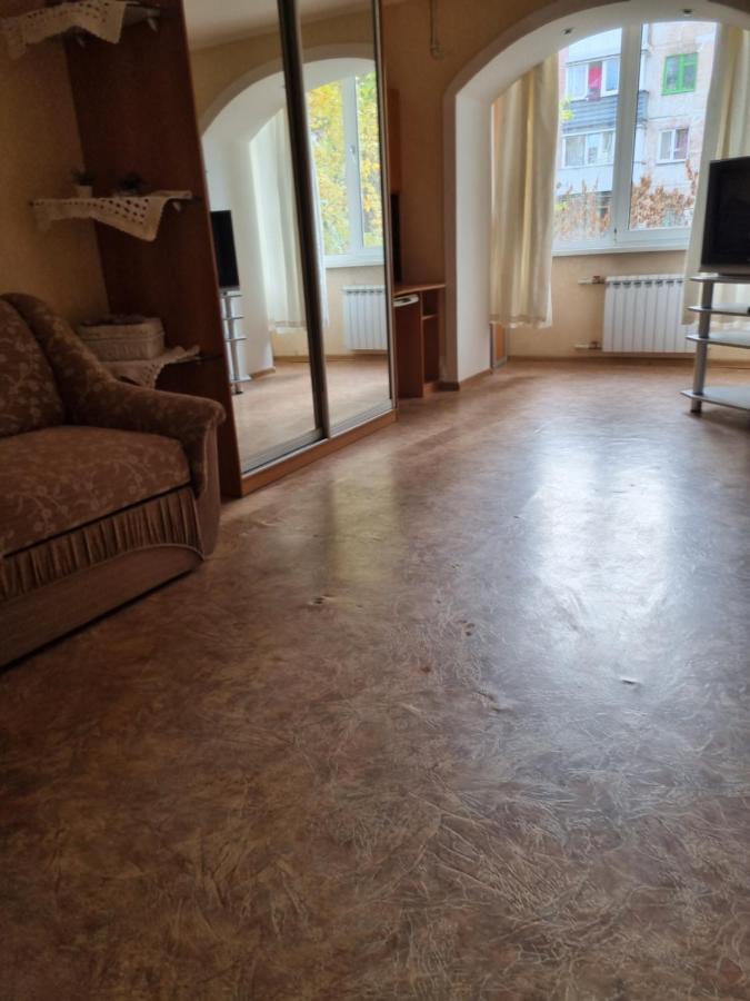 Appartement 1Комнатная Квартира С Ноткой Прованса à Krementchouk Extérieur photo